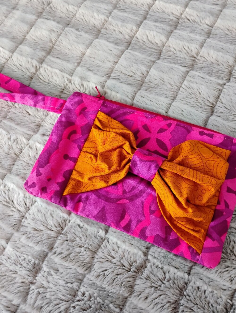 Bow Clutch- zipper pouch